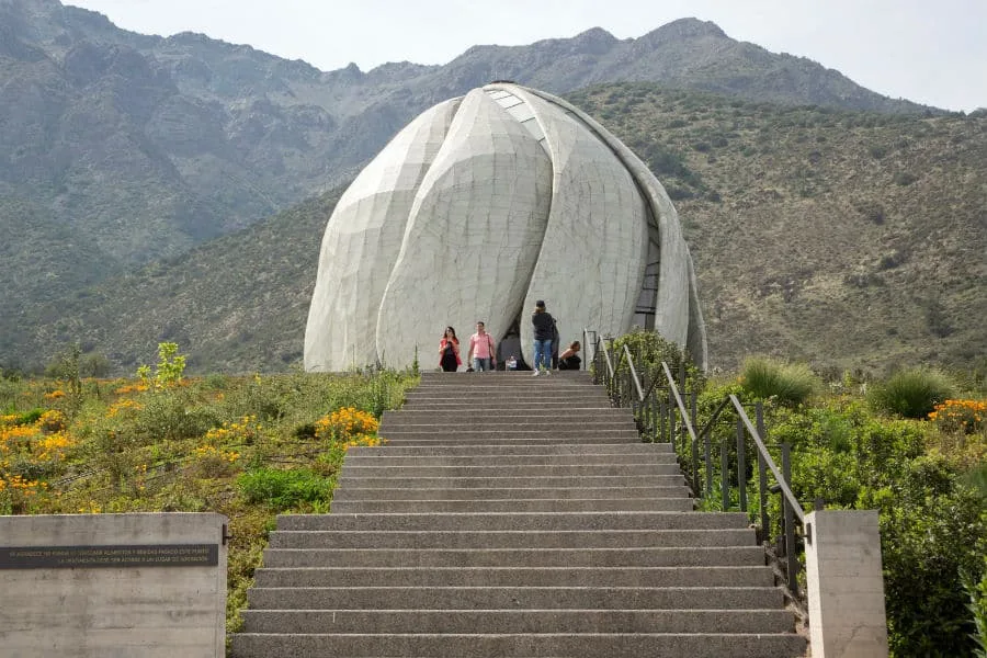 Viñas y Espiritualidad: Tour Vinícola y Visita al Templo Bahá’í - Foto 2