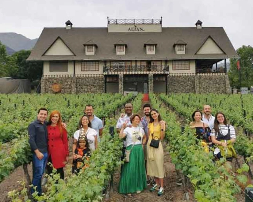 Sabores al Atardecer: Tour Exclusivo por Viña Alyan con Degustaciones y Cena - Foto 5